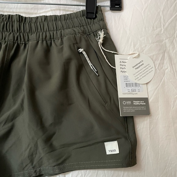 Vuori Dash Shorts NWT - Picture 4 of 7